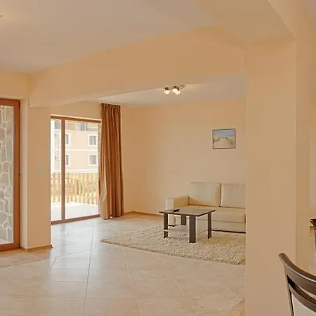 Vemara Club And - Free Parking And Free Access מלון אובזור