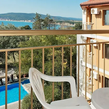 Vemara Club And - Free Parking And Free Access 3* ابزور