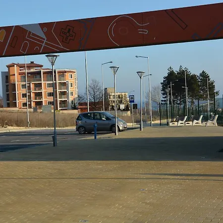 מלון Vemara Club And - Free Parking And Free Access 3*