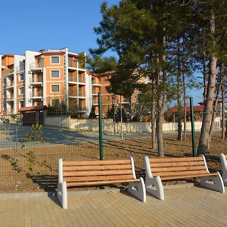 Vemara Club And - Free Parking And Free Access מלון אובזור