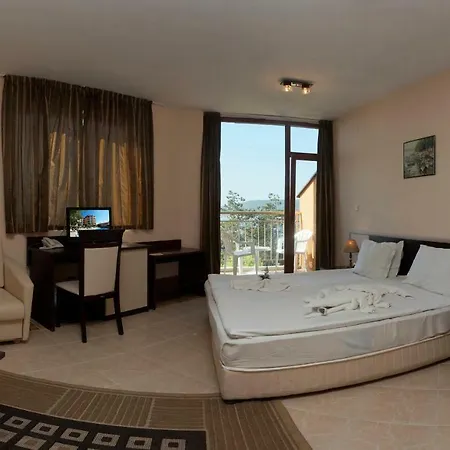 Vemara Club And - Free Parking And Free Access فندق 3*