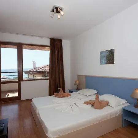 מלון Vemara Club And - Free Parking And Free Access 3*