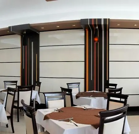 Vemara Club And - Free Parking And Free Access מלון