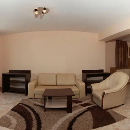 Vemara Club And - Free Parking And Free Access