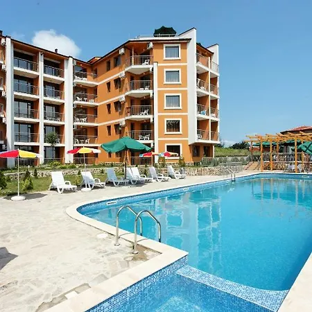 Vemara Club And - Free Parking And Free Access אובזור