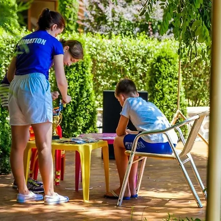 Vemara Club And - Free Parking And Free Access فندق ابزور