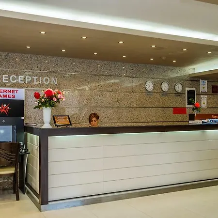 Vemara Club And - Free Parking And Free Access מלון