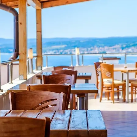 מלון Vemara Club And - Free Parking And Free Access 3*