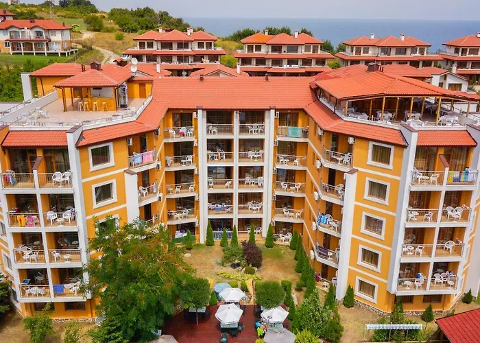 Vemara Club And - Free Parking And Free Access