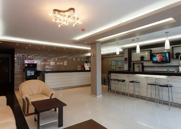 Vemara Club And - Free Parking And Free Access Hotel