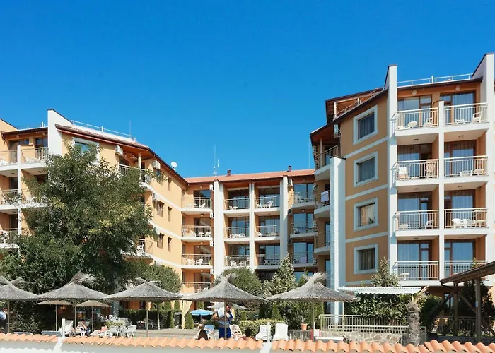 Vemara Club And - Free Parking And Free Access Hotel