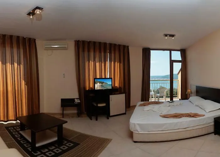 Hotel Vemara Club And - Free Parking And Free Access Obsor