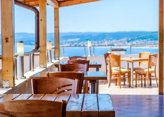 Hotel Vemara Club And - Free Parking And Free Access 3*