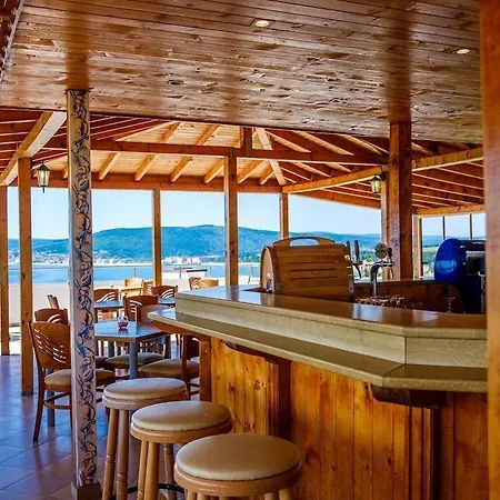 Vemara Club And - Free Parking And Free Access Обзор