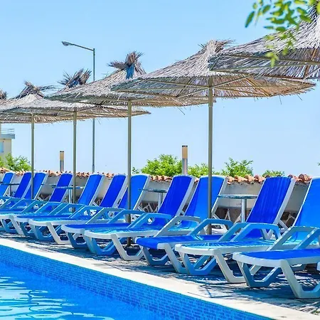 Хотел Vemara Club And - Free Parking And Free Access 3*