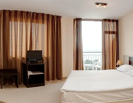 Vemara Club And - Free Parking And Free Access 3* Obsor