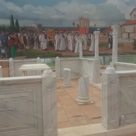 Хотел Vemara Club And - Free Parking And Free Access 3*