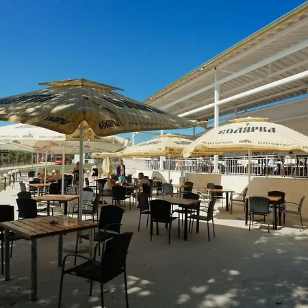 Vemara Club And - Free Parking And Free Access Хотел Обзор