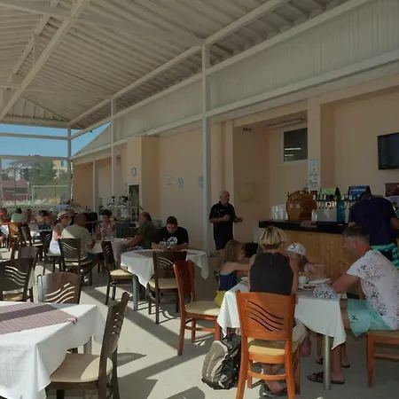 Vemara Club And - Free Parking And Free Access Хотел 3*