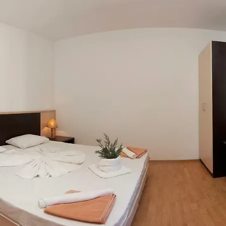 Vemara Club And - Free Parking And Free Access Хотел