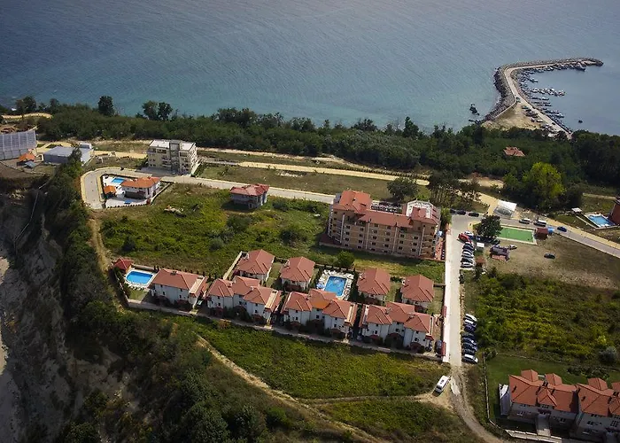 Vemara Club And - Free Parking And Free Access Отель 3*