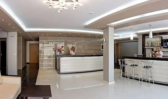 Vemara Club And - Free Parking And Free Access Отель