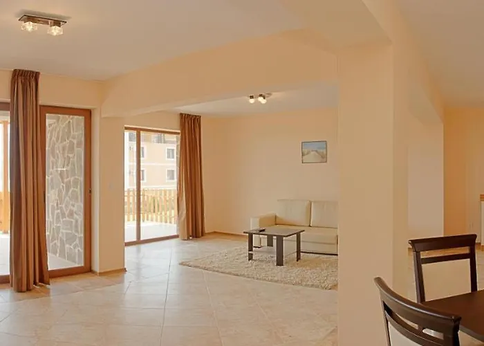 Vemara Club And - Free Parking And Free Access Отель Обзор