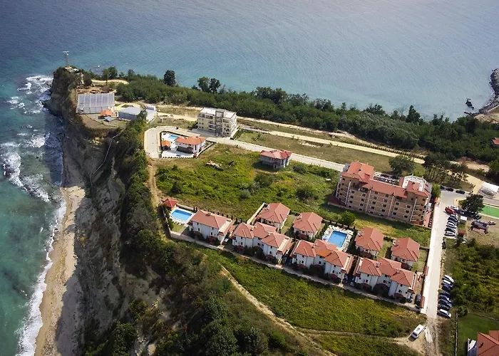 Отель Vemara Club And - Free Parking And Free Access