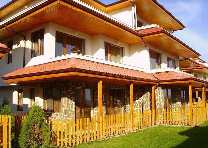 Vemara Club And - Free Parking And Free Access Отель