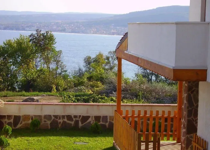 Vemara Club And - Free Parking And Free Access Hotel Obzor