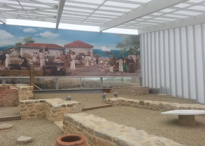 Vemara Club And - Free Parking And Free Access Отель 3*