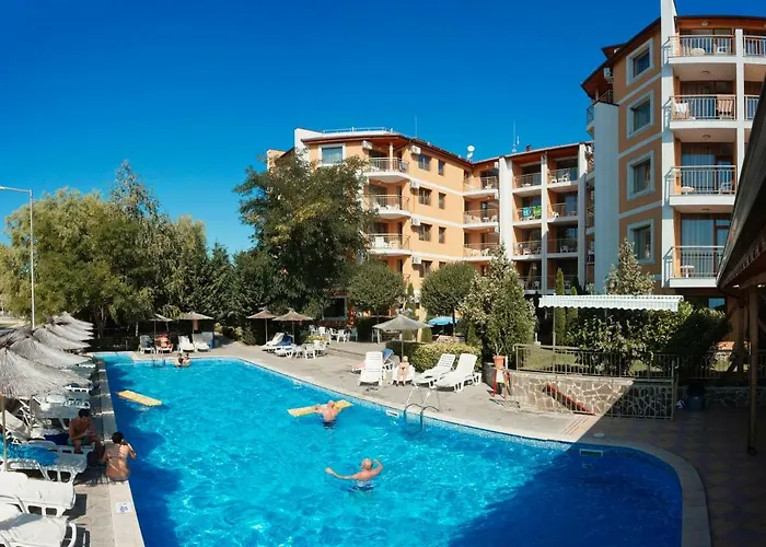 Отель Vemara Club And - Free Parking And Free Access