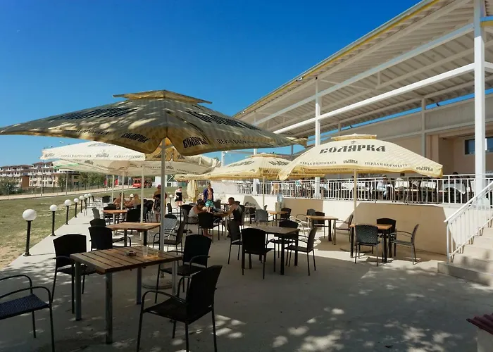 Vemara Club And - Free Parking And Free Access Отель Обзор