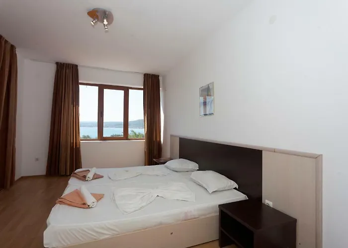 Отель Vemara Club And - Free Parking And Free Access