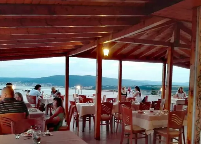 Vemara Club And - Free Parking And Free Access Отель Обзор