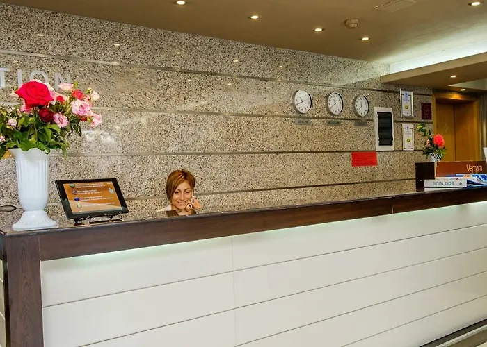 Vemara Club And - Free Parking And Free Access